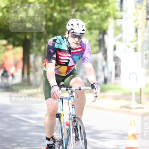 11.08.2024 - GEWOBA Citytriathlon Bremen H.Heesch http://msf.ph/oto/6768094 11.08.2024 10:40:14 Radfahren 33, 38, 66, 87 meine-sportfotos.de