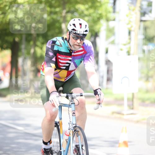 11.08.2024 - GEWOBA Citytriathlon Bremen H.Heesch http://msf.ph/oto/6768095 11.08.2024 10:40:14 Radfahren 33, 38, 66, 87 meine-sportfotos.de