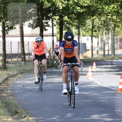 11.08.2024 - GEWOBA Citytriathlon Bremen H.Heesch http://msf.ph/oto/6768097 11.08.2024 10:21:55 Radfahren 29, 42, 64, 69, 77, 98, 106, 109 meine-sportfotos.de