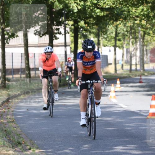 11.08.2024 - GEWOBA Citytriathlon Bremen H.Heesch http://msf.ph/oto/6768102 11.08.2024 10:21:55 Radfahren 29, 42, 64, 69, 77, 98, 106, 109 meine-sportfotos.de