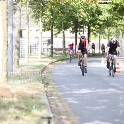 11.08.2024 - GEWOBA Citytriathlon Bremen H.Heesch http://msf.ph/oto/6768107 11.08.2024 10:40:25 Radfahren 9, 26, 27, 38, 42, 64, 66, 71, 87 meine-sportfotos.de