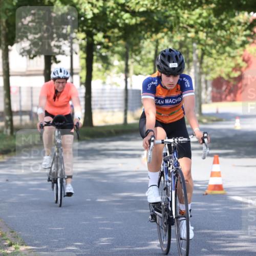 11.08.2024 - GEWOBA Citytriathlon Bremen H.Heesch http://msf.ph/oto/6768108 11.08.2024 10:21:55 Radfahren 29, 42, 64, 69, 77, 98, 106, 109 meine-sportfotos.de