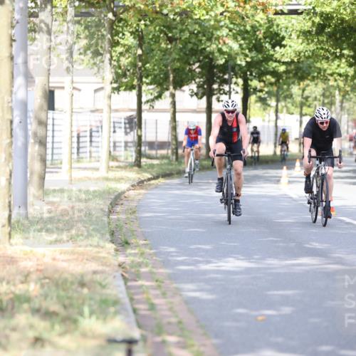 11.08.2024 - GEWOBA Citytriathlon Bremen H.Heesch http://msf.ph/oto/6768112 11.08.2024 10:40:25 Radfahren 9, 26, 27, 38, 42, 64, 66, 71, 87 meine-sportfotos.de