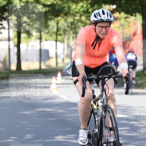 11.08.2024 - GEWOBA Citytriathlon Bremen H.Heesch http://msf.ph/oto/6768118 11.08.2024 10:21:57 Radfahren 29, 42, 64, 98, 106, 109 meine-sportfotos.de