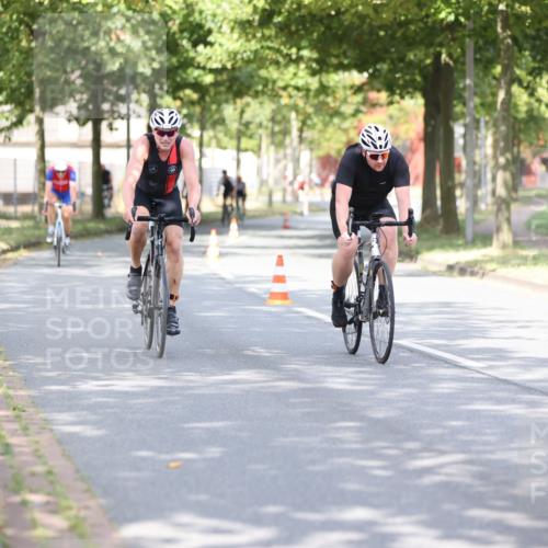 11.08.2024 - GEWOBA Citytriathlon Bremen H.Heesch http://msf.ph/oto/6768119 11.08.2024 10:40:26 Radfahren 9, 26, 27, 38, 42, 64, 66, 71 meine-sportfotos.de