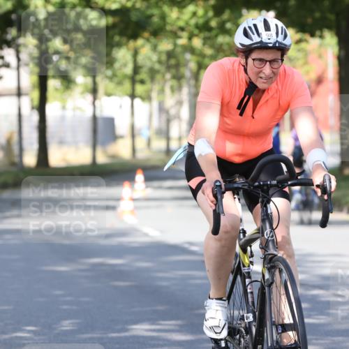 11.08.2024 - GEWOBA Citytriathlon Bremen H.Heesch http://msf.ph/oto/6768120 11.08.2024 10:21:57 Radfahren 29, 42, 64, 98, 106, 109 meine-sportfotos.de