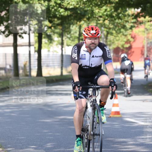 11.08.2024 - GEWOBA Citytriathlon Bremen H.Heesch http://msf.ph/oto/6768127 11.08.2024 10:22:00 Radfahren 29, 64, 98, 106, 109 meine-sportfotos.de