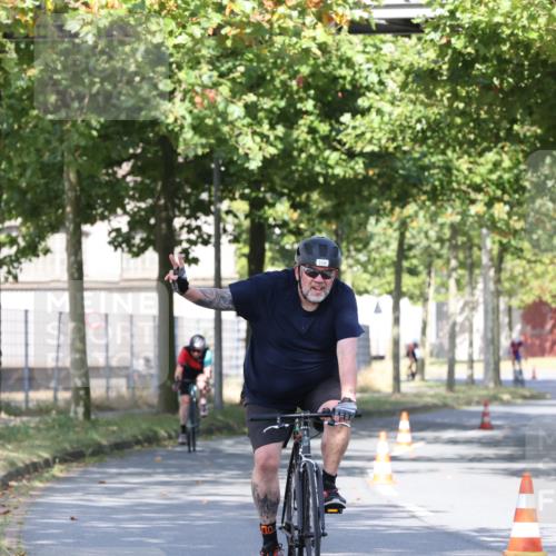 11.08.2024 - GEWOBA Citytriathlon Bremen H.Heesch http://msf.ph/oto/6768134 11.08.2024 10:22:28 Radfahren 22, 55, 108 meine-sportfotos.de