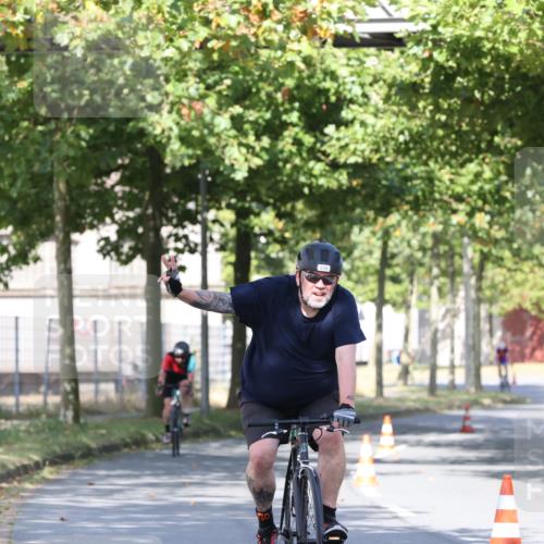 11.08.2024 - GEWOBA Citytriathlon Bremen H.Heesch http://msf.ph/oto/6768137 11.08.2024 10:22:28 Radfahren 22, 55, 108 meine-sportfotos.de