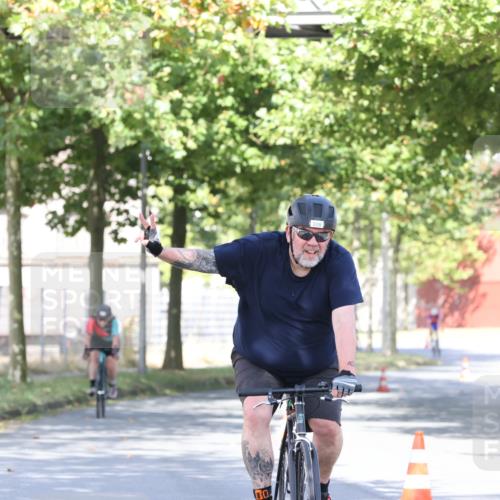 11.08.2024 - GEWOBA Citytriathlon Bremen H.Heesch http://msf.ph/oto/6768138 11.08.2024 10:22:28 Radfahren 22, 55, 108 meine-sportfotos.de