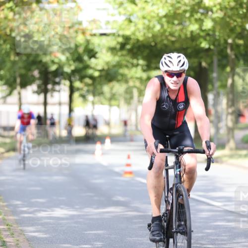 11.08.2024 - GEWOBA Citytriathlon Bremen H.Heesch http://msf.ph/oto/6768148 11.08.2024 10:40:27 Radfahren 9, 26, 27, 38, 42, 64, 66, 71 meine-sportfotos.de