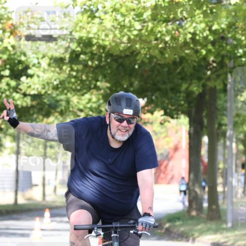 11.08.2024 - GEWOBA Citytriathlon Bremen H.Heesch http://msf.ph/oto/6768151 11.08.2024 10:22:29 Radfahren 22, 55, 108 meine-sportfotos.de