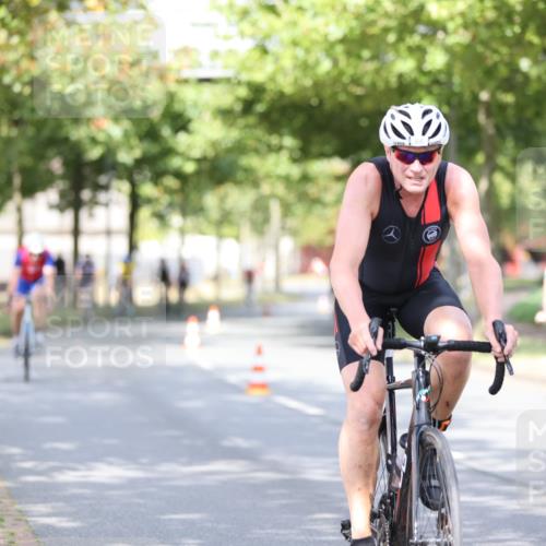 11.08.2024 - GEWOBA Citytriathlon Bremen H.Heesch http://msf.ph/oto/6768153 11.08.2024 10:40:27 Radfahren 9, 26, 27, 38, 42, 64, 66, 71 meine-sportfotos.de
