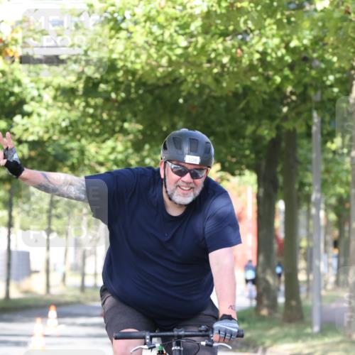 11.08.2024 - GEWOBA Citytriathlon Bremen H.Heesch http://msf.ph/oto/6768154 11.08.2024 10:22:29 Radfahren 22, 55, 108 meine-sportfotos.de