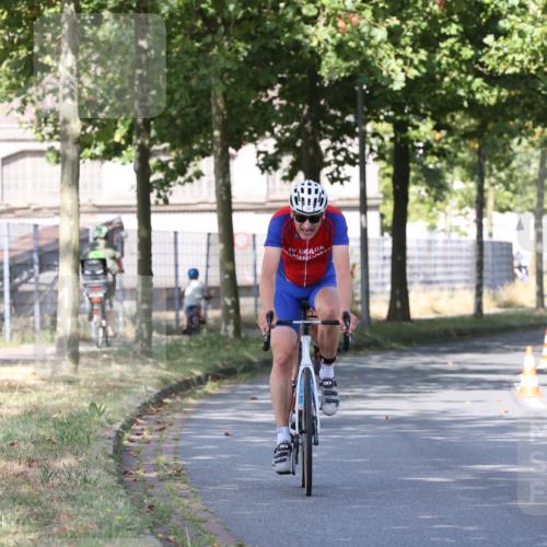 11.08.2024 - GEWOBA Citytriathlon Bremen H.Heesch http://msf.ph/oto/6768167 11.08.2024 10:22:41 Radfahren 26, 47, 48, 55, 94, 102 meine-sportfotos.de