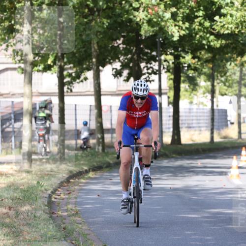 11.08.2024 - GEWOBA Citytriathlon Bremen H.Heesch http://msf.ph/oto/6768170 11.08.2024 10:22:41 Radfahren 26, 47, 48, 55, 94, 102 meine-sportfotos.de