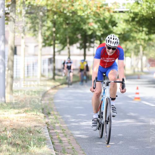 11.08.2024 - GEWOBA Citytriathlon Bremen H.Heesch http://msf.ph/oto/6768184 11.08.2024 10:40:29 Radfahren 9, 26, 27, 38, 42, 64, 66, 71 meine-sportfotos.de