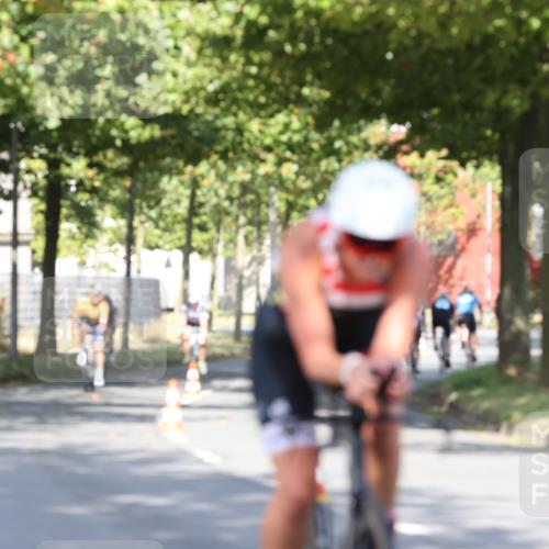 11.08.2024 - GEWOBA Citytriathlon Bremen H.Heesch http://msf.ph/oto/6768185 11.08.2024 10:22:44 Radfahren 26, 47, 48, 55, 94, 102 meine-sportfotos.de