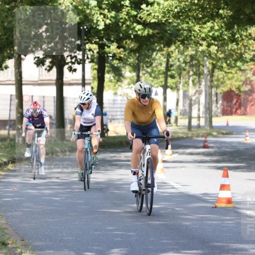 11.08.2024 - GEWOBA Citytriathlon Bremen H.Heesch http://msf.ph/oto/6768190 11.08.2024 10:22:48 Radfahren 26, 47, 48, 94, 102 meine-sportfotos.de