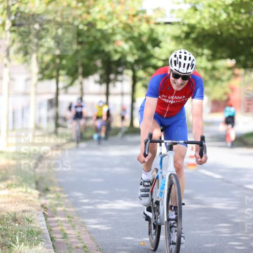11.08.2024 - GEWOBA Citytriathlon Bremen H.Heesch http://msf.ph/oto/6768192 11.08.2024 10:40:29 Radfahren 9, 26, 27, 38, 42, 64, 66, 71 meine-sportfotos.de