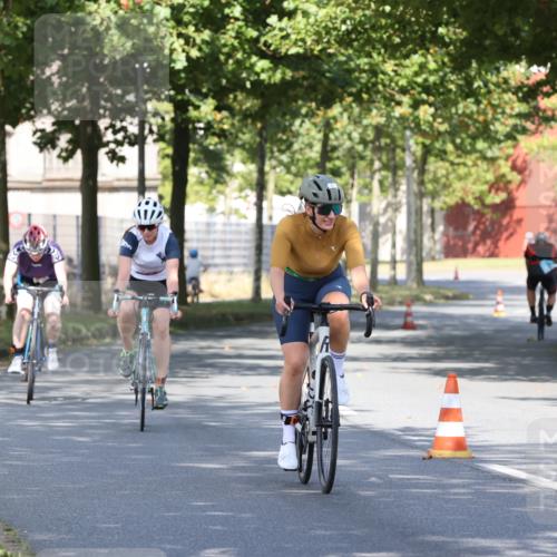 11.08.2024 - GEWOBA Citytriathlon Bremen H.Heesch http://msf.ph/oto/6768197 11.08.2024 10:22:48 Radfahren 26, 47, 48, 94, 102 meine-sportfotos.de
