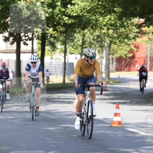 11.08.2024 - GEWOBA Citytriathlon Bremen H.Heesch http://msf.ph/oto/6768201 11.08.2024 10:22:48 Radfahren 26, 47, 48, 94, 102 meine-sportfotos.de