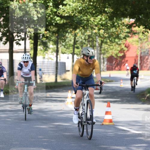 11.08.2024 - GEWOBA Citytriathlon Bremen H.Heesch http://msf.ph/oto/6768204 11.08.2024 10:22:48 Radfahren 26, 47, 48, 94, 102 meine-sportfotos.de