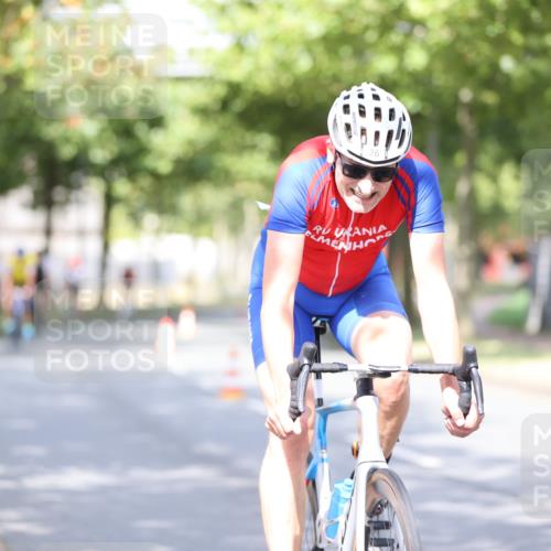 11.08.2024 - GEWOBA Citytriathlon Bremen H.Heesch http://msf.ph/oto/6768206 11.08.2024 10:40:29 Radfahren 9, 26, 27, 38, 42, 64, 66, 71 meine-sportfotos.de