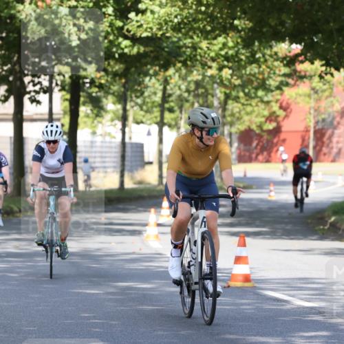 11.08.2024 - GEWOBA Citytriathlon Bremen H.Heesch http://msf.ph/oto/6768208 11.08.2024 10:22:48 Radfahren 26, 47, 48, 94, 102 meine-sportfotos.de