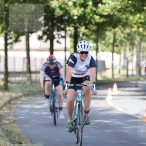 11.08.2024 - GEWOBA Citytriathlon Bremen H.Heesch http://msf.ph/oto/6768216 11.08.2024 10:22:49 Radfahren 26, 47, 48, 94, 102 meine-sportfotos.de