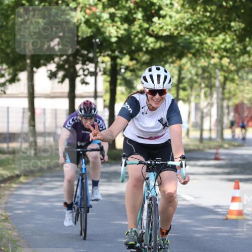 11.08.2024 - GEWOBA Citytriathlon Bremen H.Heesch http://msf.ph/oto/6768229 11.08.2024 10:22:50 Radfahren 26, 47, 48, 94, 102 meine-sportfotos.de