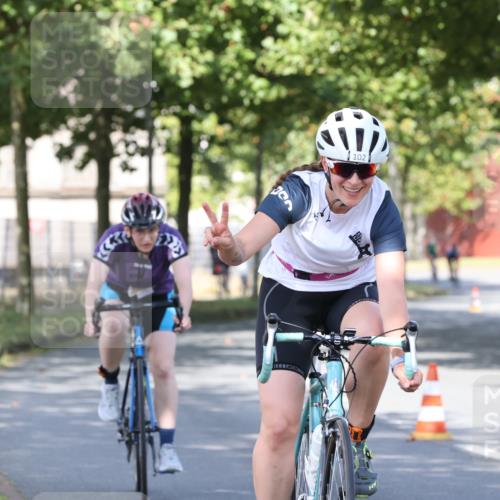 11.08.2024 - GEWOBA Citytriathlon Bremen H.Heesch http://msf.ph/oto/6768233 11.08.2024 10:22:50 Radfahren 26, 47, 48, 94, 102 meine-sportfotos.de