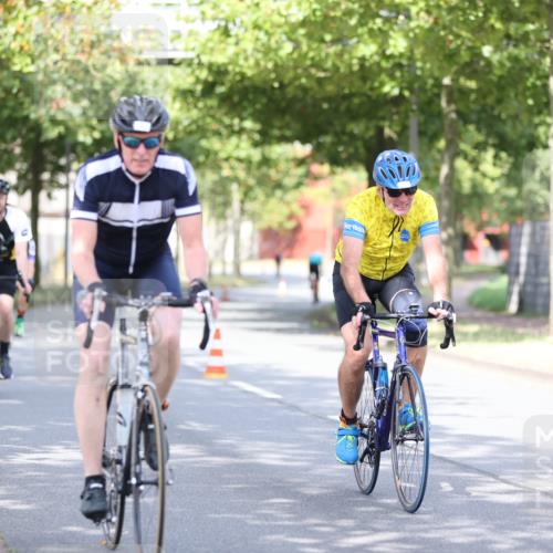 11.08.2024 - GEWOBA Citytriathlon Bremen H.Heesch http://msf.ph/oto/6768236 11.08.2024 10:40:33 Radfahren 9, 26, 27, 38, 42, 55, 64, 66, 71 meine-sportfotos.de