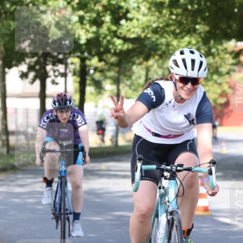 11.08.2024 - GEWOBA Citytriathlon Bremen H.Heesch http://msf.ph/oto/6768237 11.08.2024 10:22:50 Radfahren 26, 47, 48, 94, 102 meine-sportfotos.de