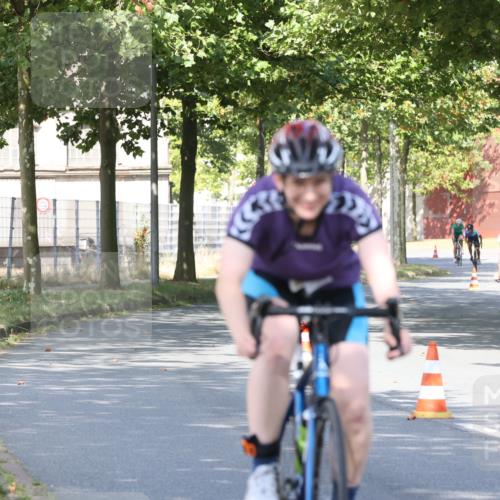 11.08.2024 - GEWOBA Citytriathlon Bremen H.Heesch http://msf.ph/oto/6768240 11.08.2024 10:22:51 Radfahren 26, 47, 48, 94, 102 meine-sportfotos.de