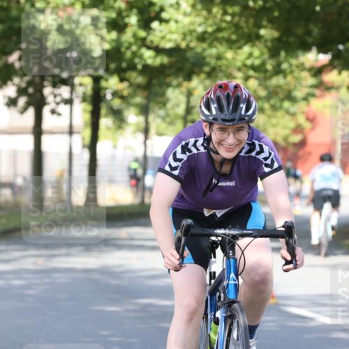 11.08.2024 - GEWOBA Citytriathlon Bremen H.Heesch http://msf.ph/oto/6768246 11.08.2024 10:22:51 Radfahren 26, 47, 48, 94, 102 meine-sportfotos.de