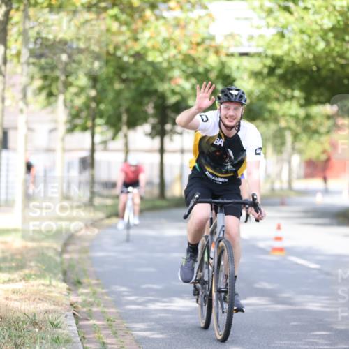 11.08.2024 - GEWOBA Citytriathlon Bremen H.Heesch http://msf.ph/oto/6768251 11.08.2024 10:40:34 Radfahren 9, 26, 27, 38, 42, 55, 64, 66, 71 meine-sportfotos.de