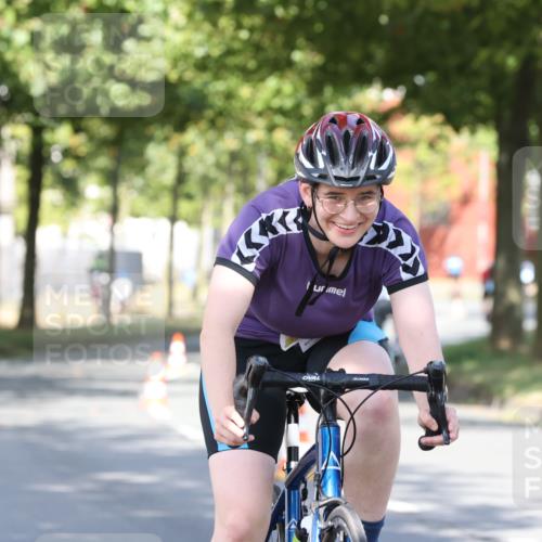 11.08.2024 - GEWOBA Citytriathlon Bremen H.Heesch http://msf.ph/oto/6768252 11.08.2024 10:22:51 Radfahren 26, 47, 48, 94, 102 meine-sportfotos.de