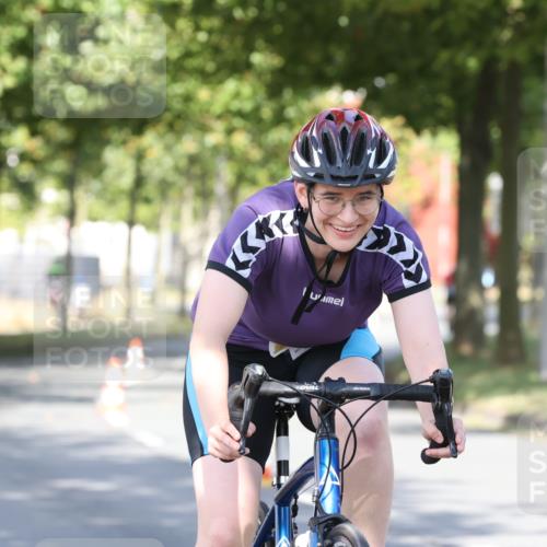 11.08.2024 - GEWOBA Citytriathlon Bremen H.Heesch http://msf.ph/oto/6768253 11.08.2024 10:22:51 Radfahren 26, 47, 48, 94, 102 meine-sportfotos.de