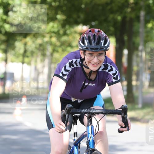11.08.2024 - GEWOBA Citytriathlon Bremen H.Heesch http://msf.ph/oto/6768255 11.08.2024 10:22:51 Radfahren 26, 47, 48, 94, 102 meine-sportfotos.de