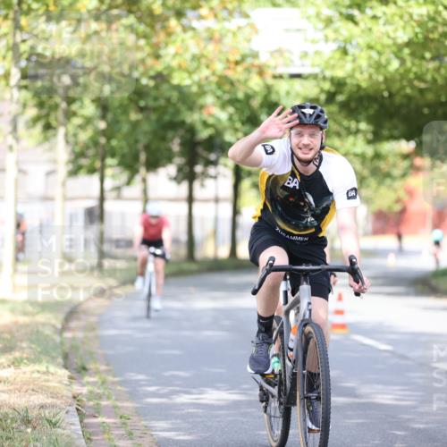 11.08.2024 - GEWOBA Citytriathlon Bremen H.Heesch http://msf.ph/oto/6768258 11.08.2024 10:40:34 Radfahren 9, 26, 27, 38, 42, 55, 64, 66, 71 meine-sportfotos.de