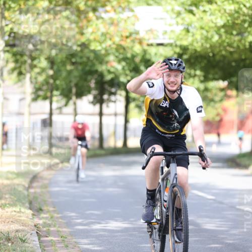 11.08.2024 - GEWOBA Citytriathlon Bremen H.Heesch http://msf.ph/oto/6768260 11.08.2024 10:40:34 Radfahren 9, 26, 27, 38, 42, 55, 64, 66, 71 meine-sportfotos.de