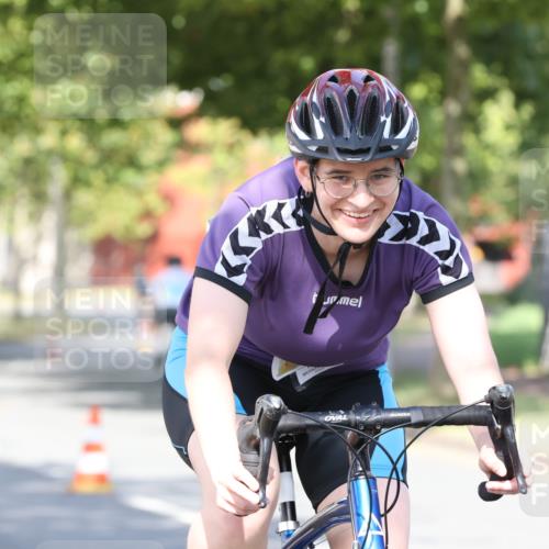 11.08.2024 - GEWOBA Citytriathlon Bremen H.Heesch http://msf.ph/oto/6768261 11.08.2024 10:22:52 Radfahren 5, 26, 47, 48, 91, 94, 102 meine-sportfotos.de