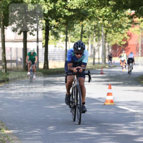 11.08.2024 - GEWOBA Citytriathlon Bremen H.Heesch http://msf.ph/oto/6768269 11.08.2024 10:23:02 Radfahren 5, 47, 48, 91, 102 meine-sportfotos.de