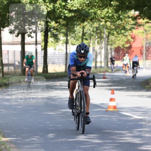 11.08.2024 - GEWOBA Citytriathlon Bremen H.Heesch http://msf.ph/oto/6768270 11.08.2024 10:23:02 Radfahren 5, 47, 48, 91, 102 meine-sportfotos.de