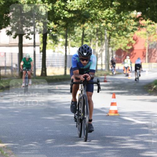 11.08.2024 - GEWOBA Citytriathlon Bremen H.Heesch http://msf.ph/oto/6768272 11.08.2024 10:23:02 Radfahren 5, 47, 48, 91, 102 meine-sportfotos.de