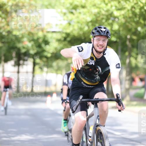 11.08.2024 - GEWOBA Citytriathlon Bremen H.Heesch http://msf.ph/oto/6768274 11.08.2024 10:40:34 Radfahren 9, 26, 27, 38, 42, 55, 64, 66, 71 meine-sportfotos.de