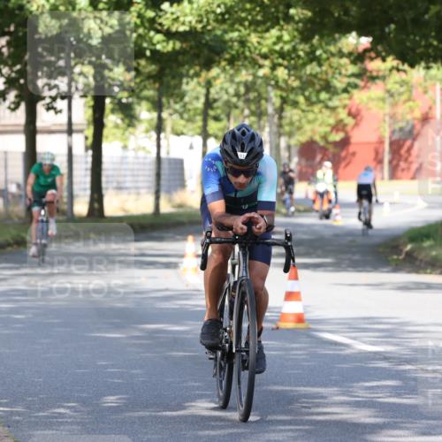 11.08.2024 - GEWOBA Citytriathlon Bremen H.Heesch http://msf.ph/oto/6768278 11.08.2024 10:23:02 Radfahren 5, 47, 48, 91, 102 meine-sportfotos.de