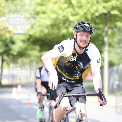 11.08.2024 - GEWOBA Citytriathlon Bremen H.Heesch http://msf.ph/oto/6768280 11.08.2024 10:40:34 Radfahren 9, 26, 27, 38, 42, 55, 64, 66, 71 meine-sportfotos.de