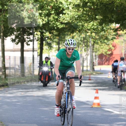 11.08.2024 - GEWOBA Citytriathlon Bremen H.Heesch http://msf.ph/oto/6768283 11.08.2024 10:23:06 Radfahren 5, 91 meine-sportfotos.de